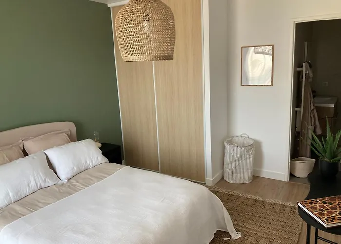 Services Montana Paris Hotel